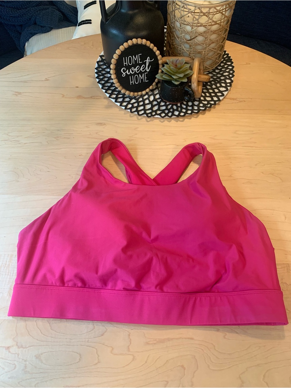 Fabletics sports bra, believe its a 1 or 2X, tag was removed, see measurements